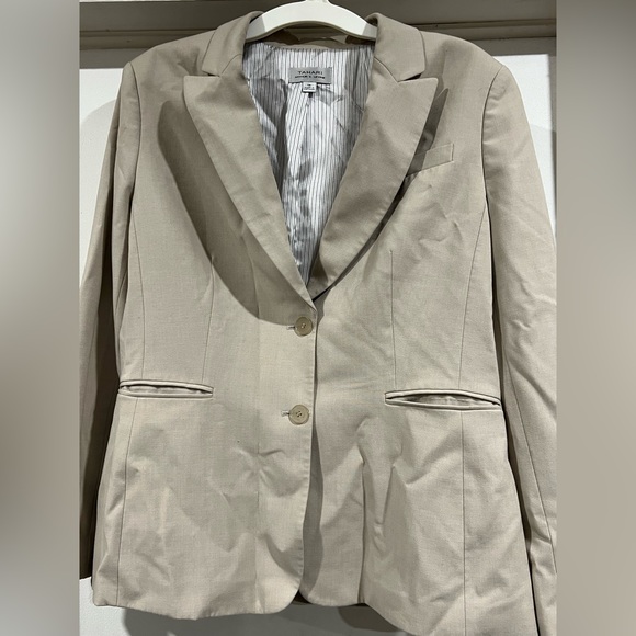 Tahari Jackets & Blazers - Neutral lovely Tan blazer by Tahari